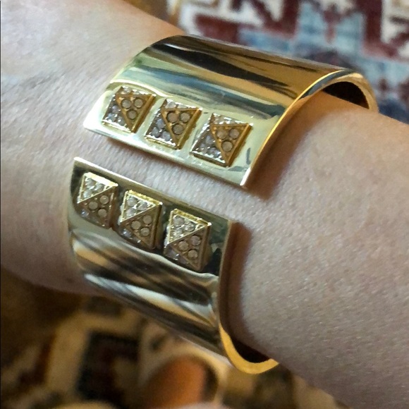 New Victoria’s Secret Bracelet - Picture 1 of 4